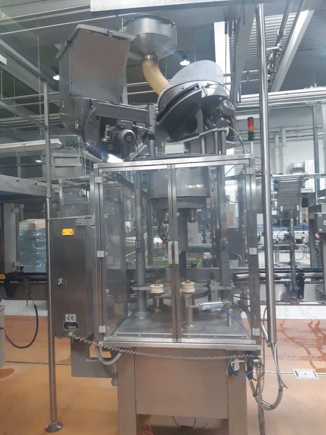 Front view of Dr. Datz GmbH VS 4 L