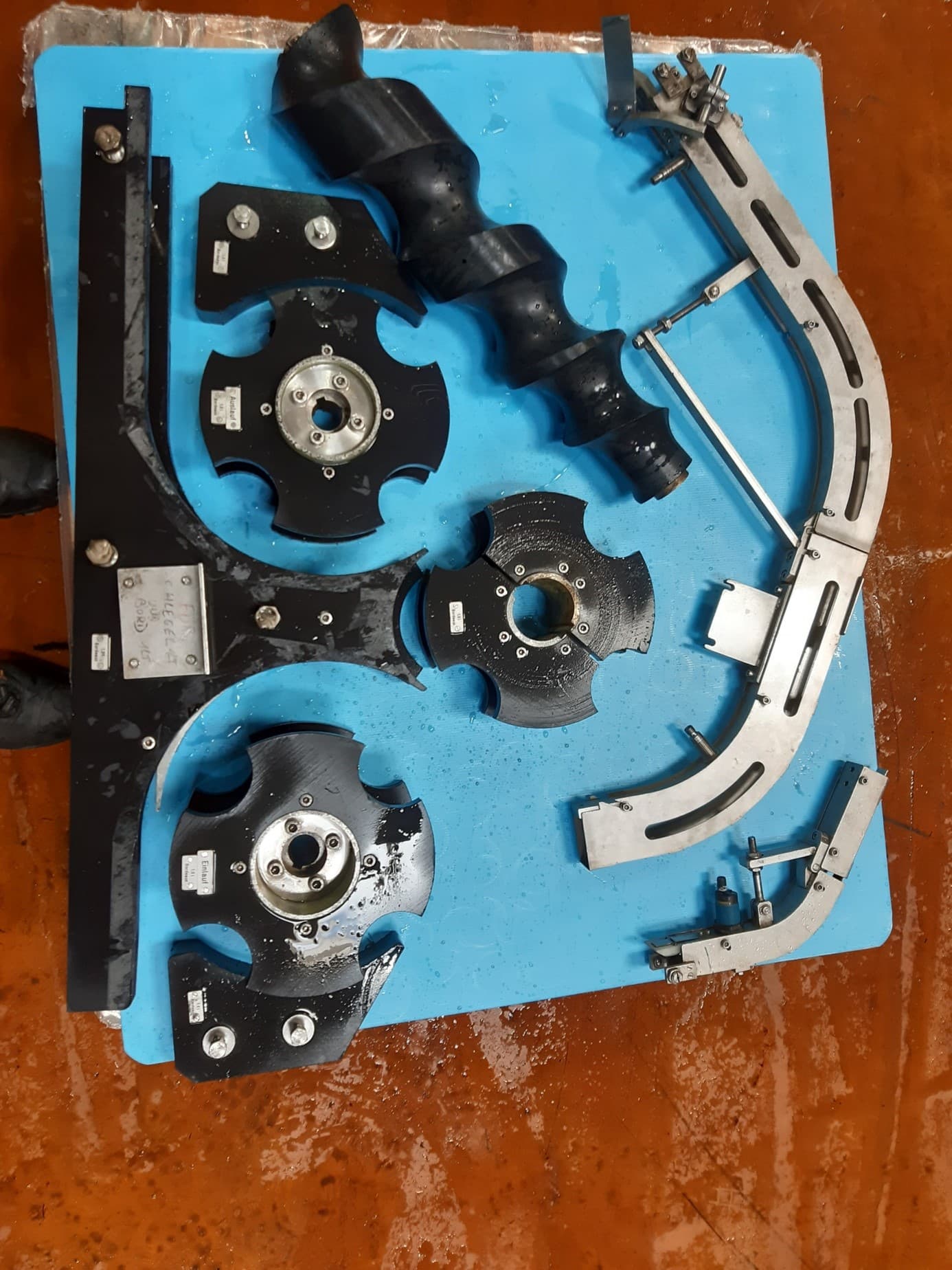 Accessories of Dr. Datz GmbH VS 4 L
