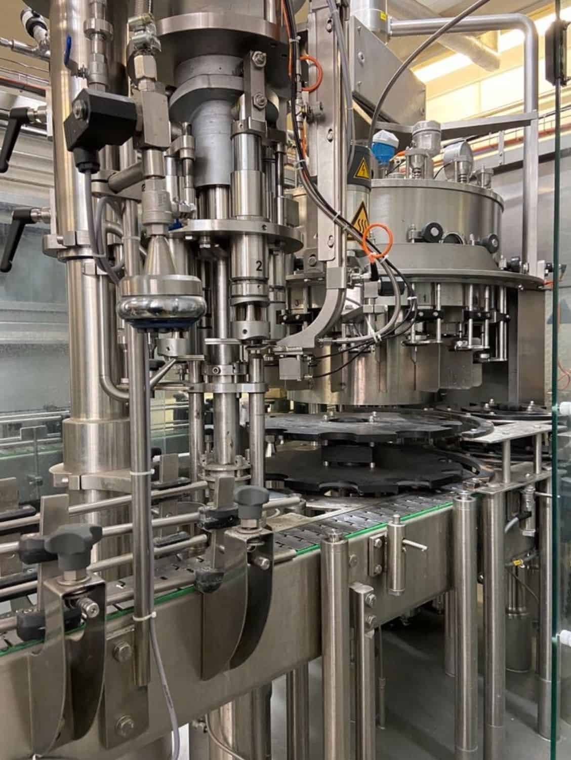 Working room of Nagel, PAC, Juwatec Returnable Glass Filling line for beer, soft drink